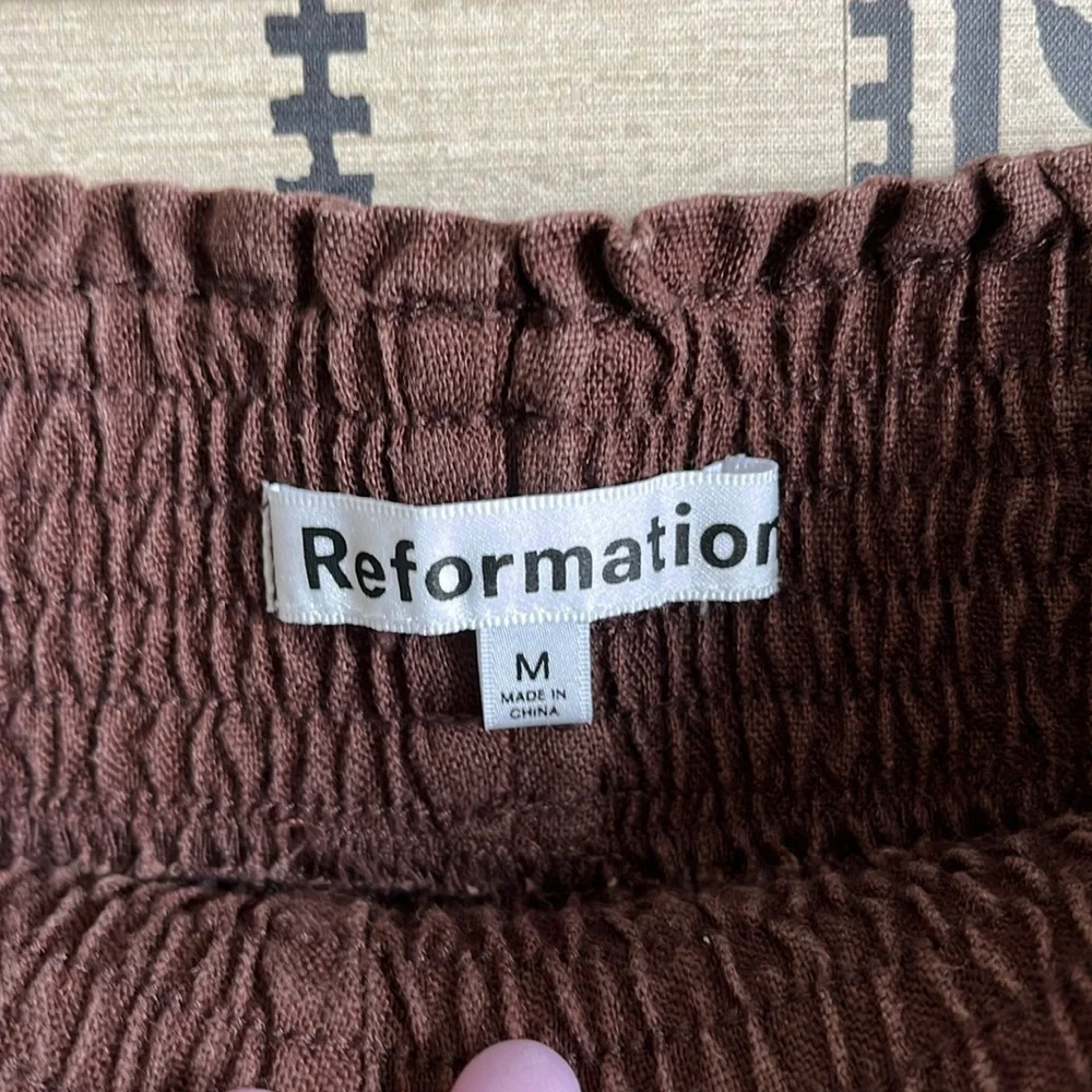 Brown 100% linen reformation shorts, M - Picture 3 of 5